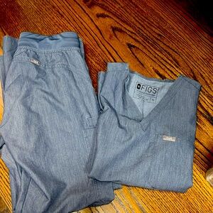 Figs Women’s Heather Denim scrub set, size XS